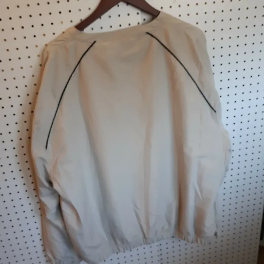 2 Under Golf Men's Long Sleeve Wind Shirt Pullover V Neck Tan Sz XL EUC